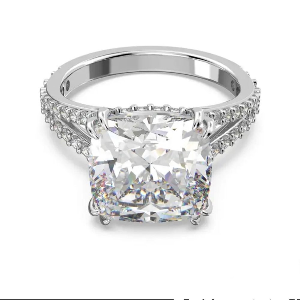Swarovski Stunning Solitaire Statement Ring Convex Crown